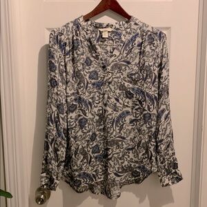 H&M Blouse Size 12 White Blue Paisley